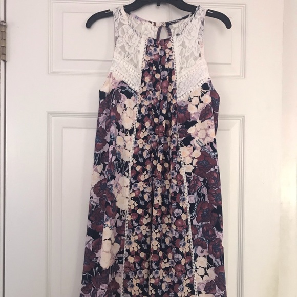 Xhilaration Dresses & Skirts - NWT Xhilaration Shift Dress